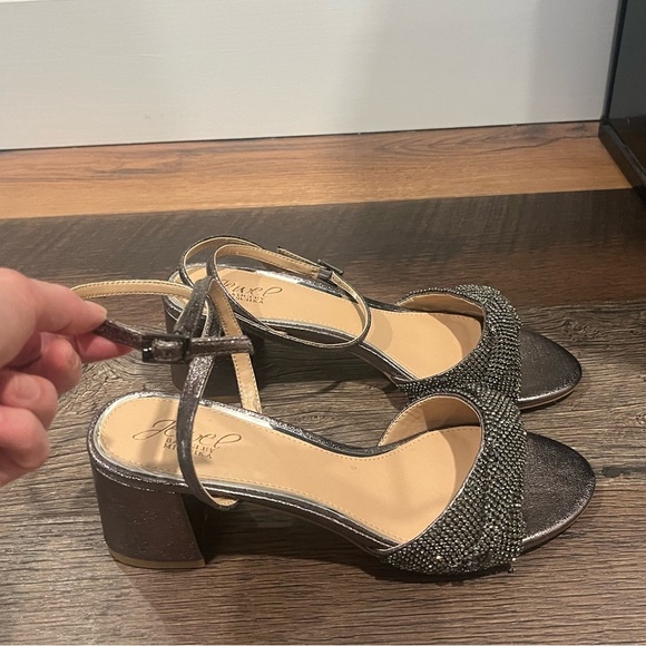 Jewel Badgley Mischka Ansley Metallic Mesh Block Heel; Size 8.5 - Picture 9 of 9